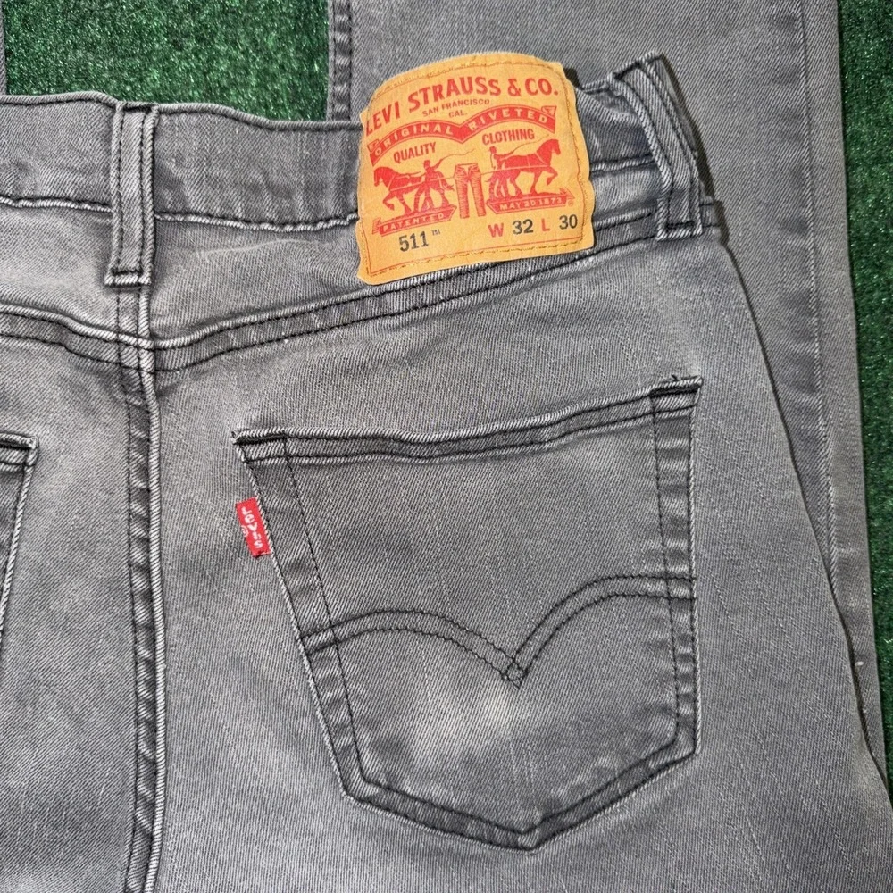 Levi's 511 Dark Gray Denim Jeans Men's Size 32x30 Slim Fit